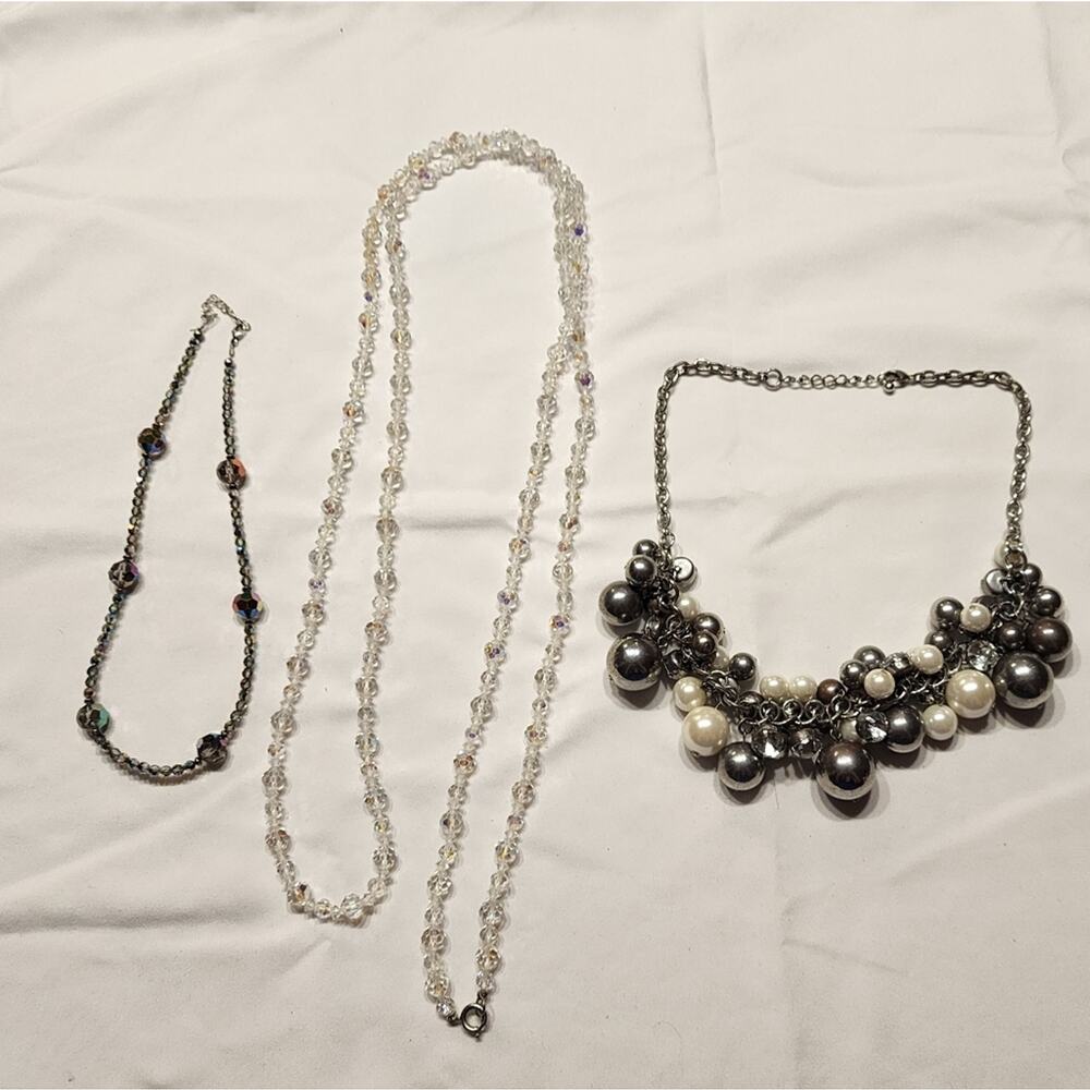 BUNDLE‎ lot of iridescent necklaces